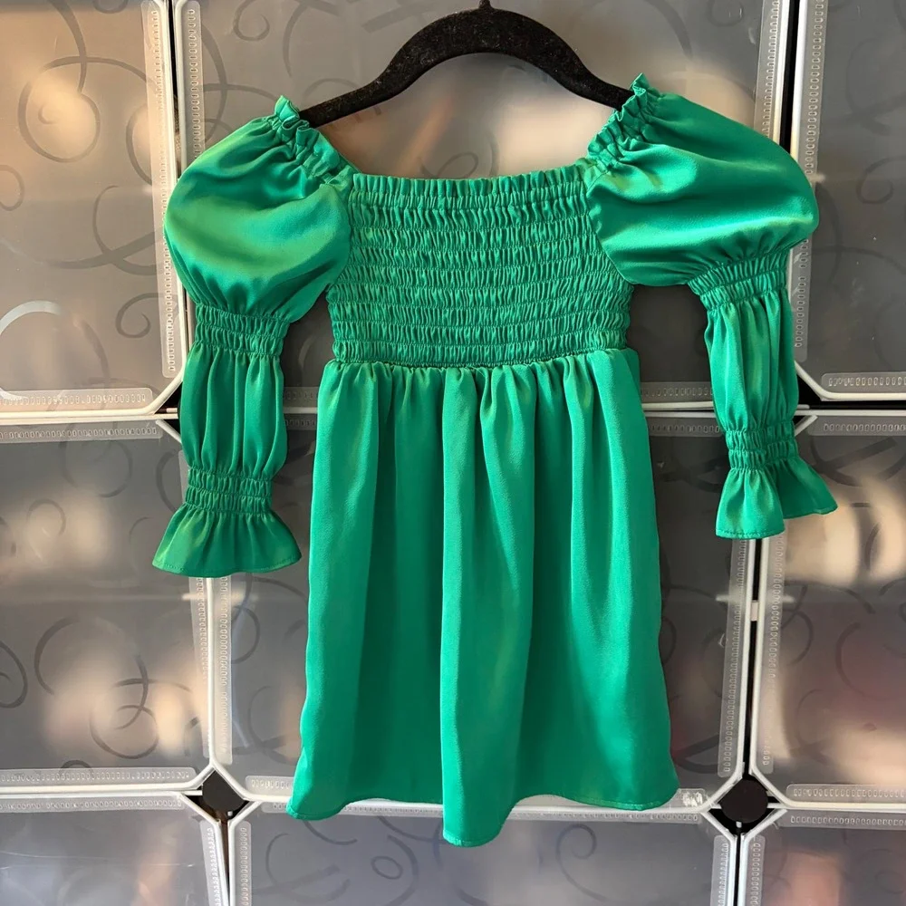 Lilly Pulitzer Girls Emerald Green Satin Smocked Puff Sleeve Dress XS 2-3
